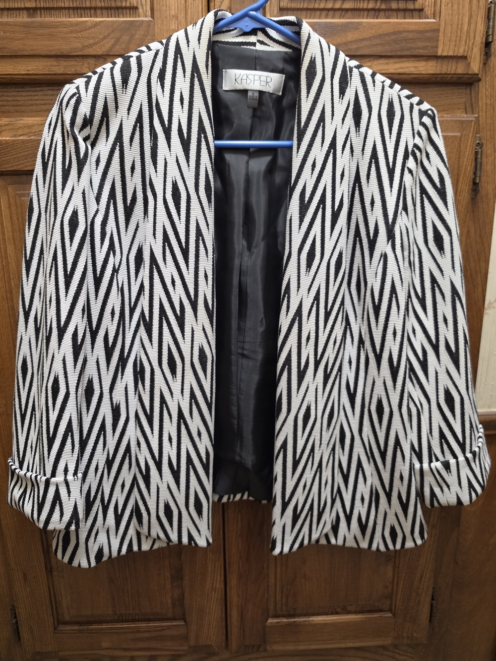Kasper Black & White Geometric Open Front Blazer